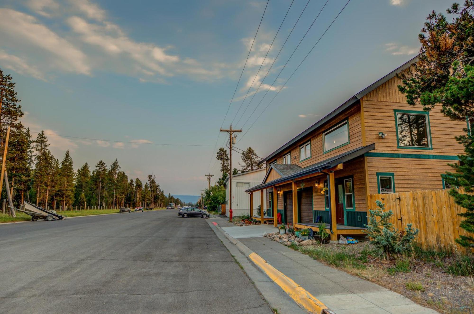 Barnes on Boundary Unit B Villa West Yellowstone Exterior photo